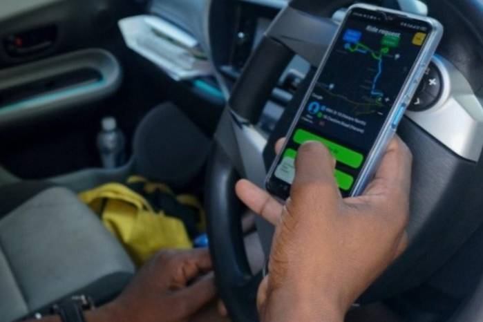 Según inDrive, las nuevas disposiciones trasladan el modelo de plataformas hacia un esquema más cercano al transporte tradicional, lo que —a su juicio— podría limitar la participación flexible de conductores.