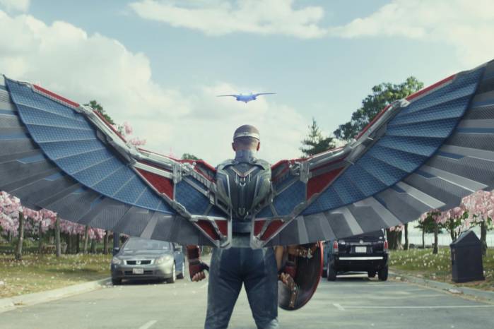 La película se asienta como una introducción divertida y auténtica del nuevo Capitán América.