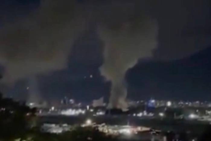 La reacción de Petro surge luego que cerca de las 1:20 de la madrugada de este sábado 3 de enero de 2026 (hora de Panamá) comenzaron a circular reportes sobre bombardeos