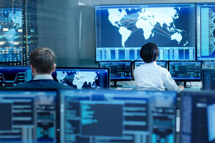 La inteligencia artificial y el análisis de datos transforman las capacidades de vigilancia y toma de decisiones de los gobiernos.