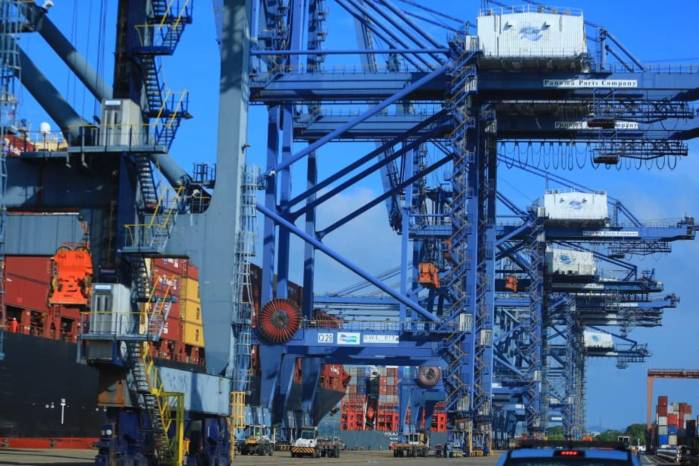 DiBella destacó que los buques con bandera panameña movilizan una parte importante del comercio exterior de Estados Unidos.
