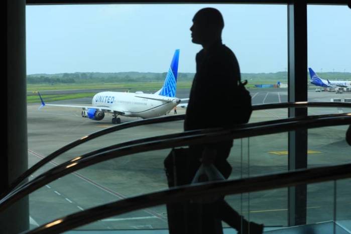 La normativa recuerda que el artículo No. 16 del Decreto Ley No. 3 de 2008 permite a los turistas ingresar a Panamá para actividades de recreación u otros fines contemplados en la legislación migratoria.