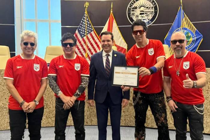 Los Rabanes celebran el reconocimiento institucional obtenido en Florida durante su gira por los Estados Unidos.