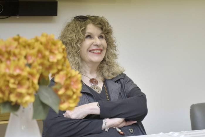 Gioconda Belli conversa con su colega Juan Gabriel Vásquez (Colombia) durante el Centroamérica Cuenta 2025 en Guatemala.