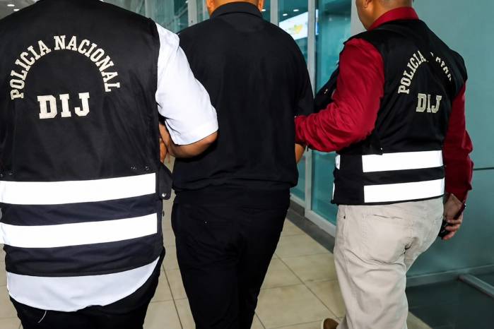 La aprehensión se produjo mientras avanzan cuatro investigaciones sobre el presunto reclutamiento de panameños para la guerra.