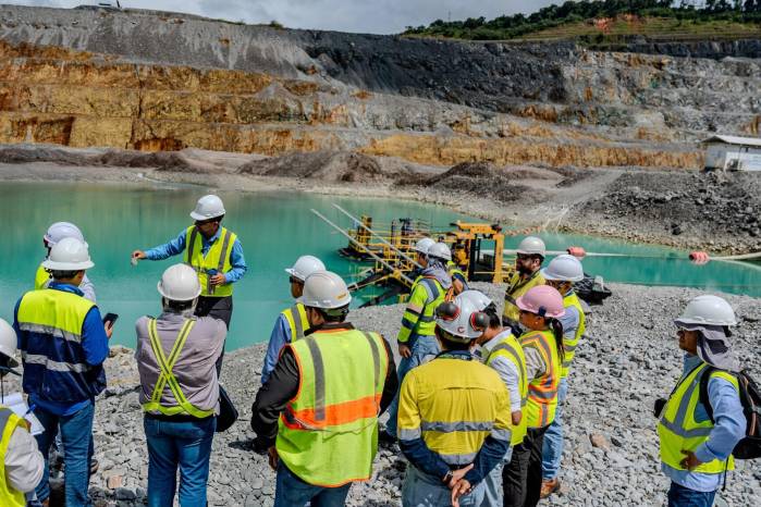 Importancia de analizar fuentes de agua cercanas a la mina de cobre en Donoso