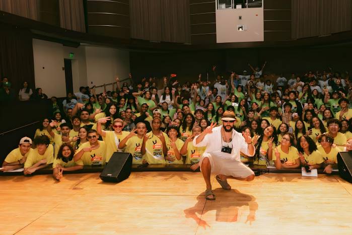 La Fundación Good Bunny se creó en 2018 con el propósito de apoyar a niños y jóvenes de recursos limitados en Puerto Rico.