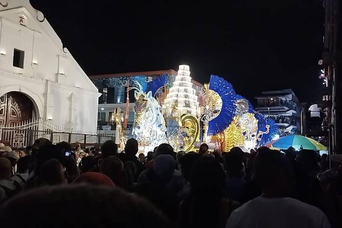 Calle Arriba y Calle Abajo de Las Tablas se lucen en viernes de coronación