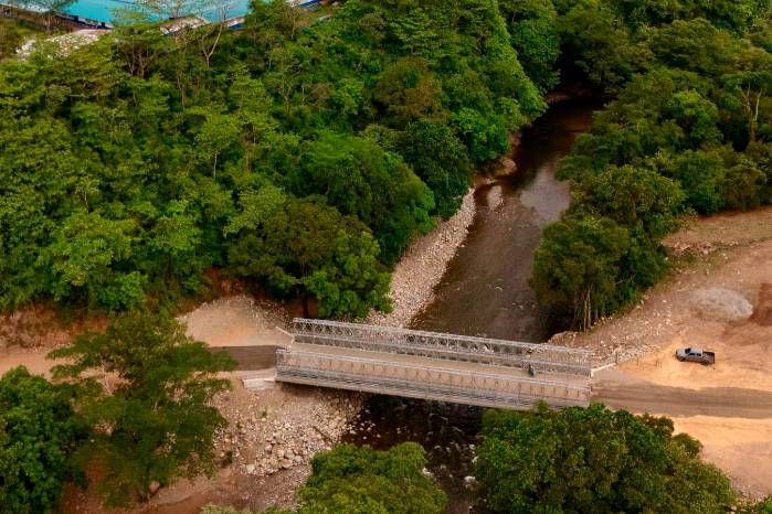 Nuevo puente conecta comunidades aisladas en la comarca Ngäbe-Buglé.