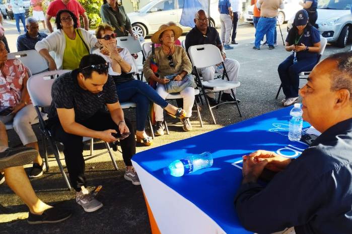 El diputado Javier Sucre.