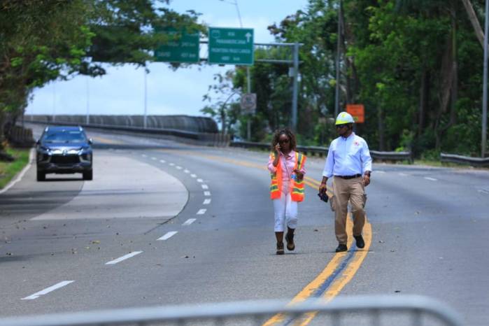 Equipos técnicos del MOP y otras entidades inician la evaluación estructural del puente de las Américas.
