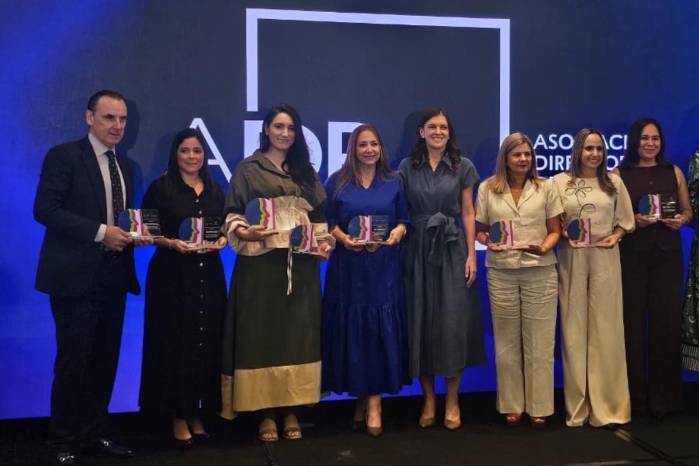 Un informe revela que las mujeres ocupan solo el 25.57% de los puestos en juntas directivas.