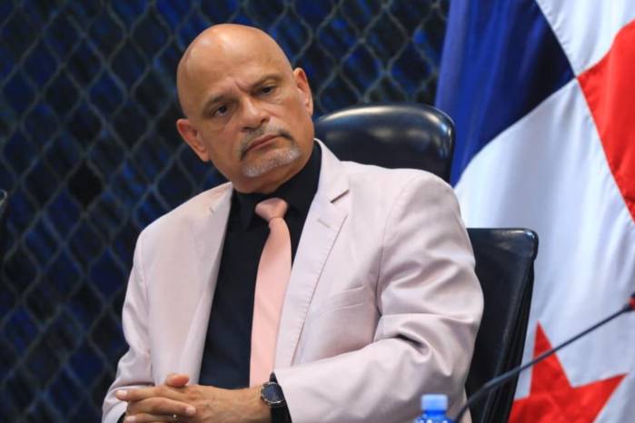 Cedeño enfatizó que el debate no se centraría en eliminar el bioetanol, sino en modificar su aplicación para que no sea impuesto como requisito obligatorio