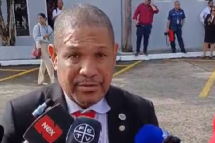 En el caso de las becas por concurso, precisó que los requisitos se mantienen sin cambios.