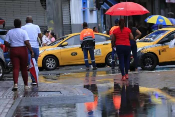 Las autoridades advirtieron que estas condiciones incrementan el riesgo de crecidas repentinas de ríos y quebradas.