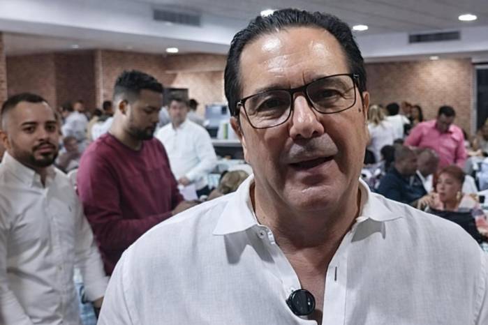 ‘Los panameños enfrentan graves problemas como los altos costos de los medicamentos, la educación de sus hijos y el acceso a los servicios de salud’, dijo Torrijos.