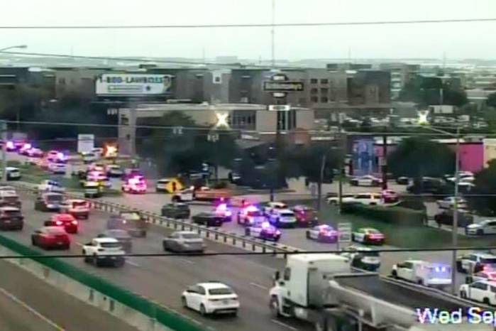 según reportes, la persona que abrió fuego contra funcionarios de ICE en Dallas, Texas, lo hizo desde el techo de la oficina de un abogado de inmigración cercano.