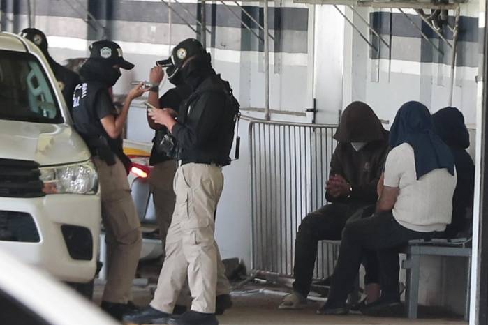 En esta operación fueron aprehendidas nueve personas más Brands.