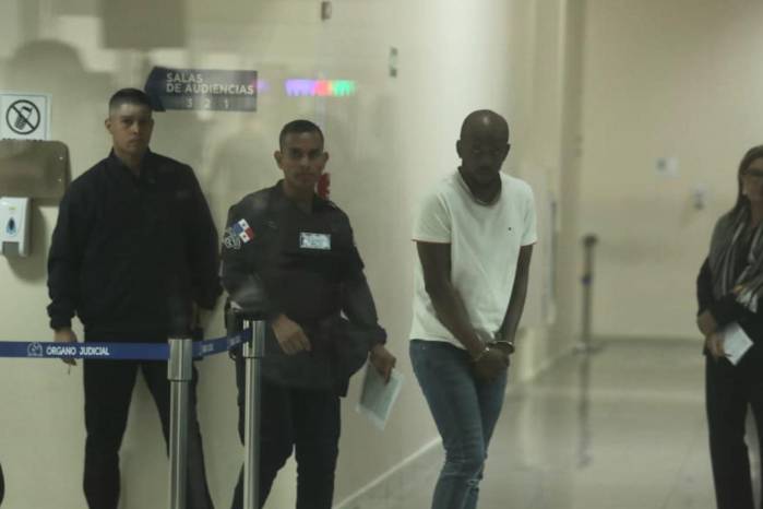 Orlando Cuesta llegó bajo custodia policial al Sistema Penal Acusatorio para comparecer por el crimen de la fiscal Patricia Ossa.