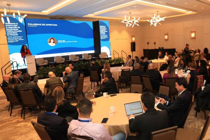 El encuentro fue organizado por el Banco Interamericano de Desarrollo (BID), con el respaldo del Gobierno panameño.