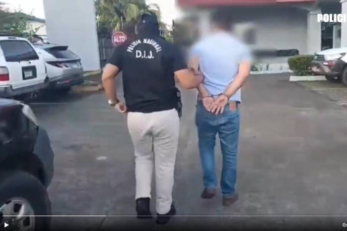 Momento de la captura de uno de los aprehendidos.