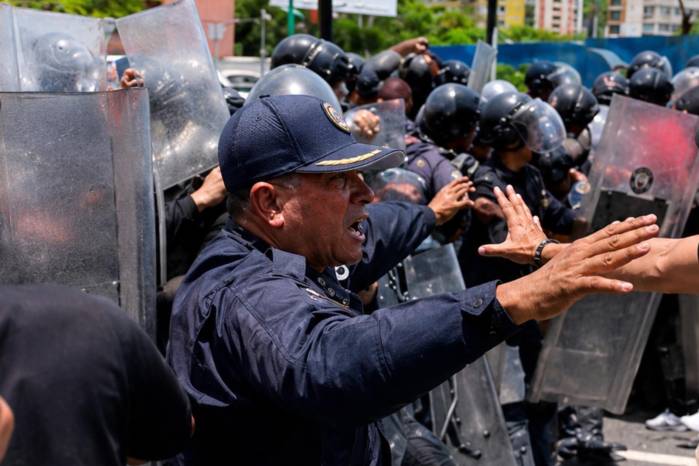 Las manifestaciones comenzaron con consignas, pancartas y una imagen que se convirtió en símbolo de la protesta: la fotografía de Carmen Navas
