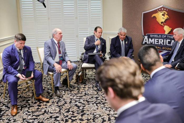 El secretario de Energía, Chris Wright, y su equipo de trabajo se reunió con la delegación panameña.