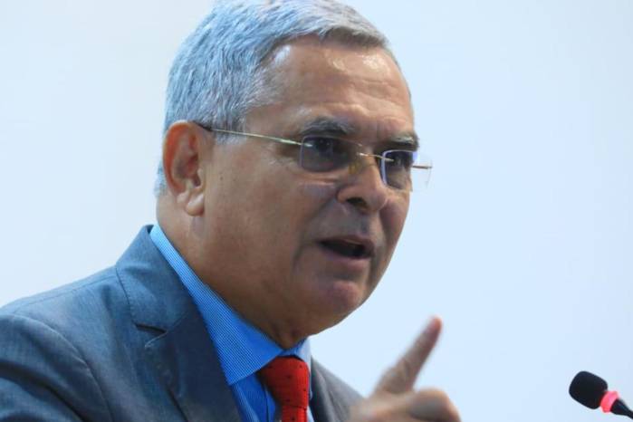 Barroso obtuvo 52 votos de las diferentes bancadas.