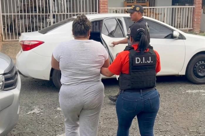 Tanto los aprehendidos como los indicios fueron puestos a disposición de las autoridades competentes.