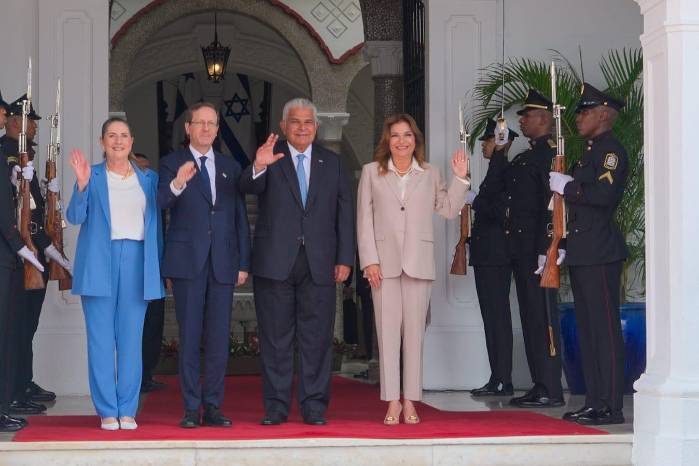 Herzof fue recibido por el presidente Mulino en el Palacio de Las Garzas.