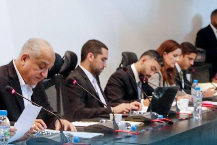 La Comisión de Gobierno, presidida por el H.D. Luis Camacho, rechazó las iniciativas presentadas por el procurador Luis Gómez.