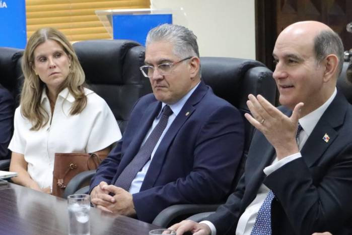 En la reunión estuvieron los ministros Orillac y Chapman.