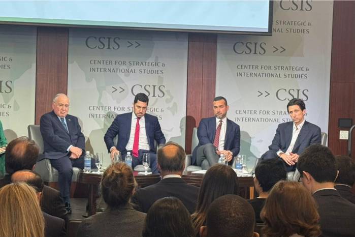 Ruiz-Hernández participo en un panel realizado en la ciudad de Washington, D. C.