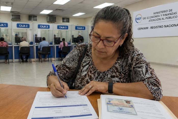 El MEF tiene habilitado asistencia presencial para poder ayudar al registro a las personas que no cuentan con internet en casa.