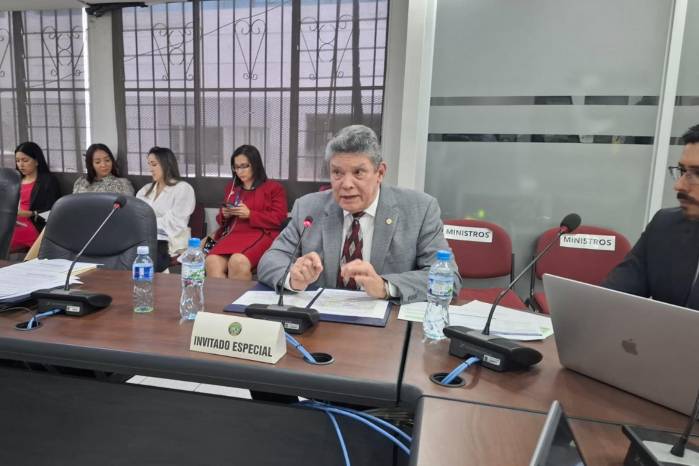 Pinzón durante su comparecencia en la sesión de la Comisión de Presupuesto de la Asamblea Nacional.