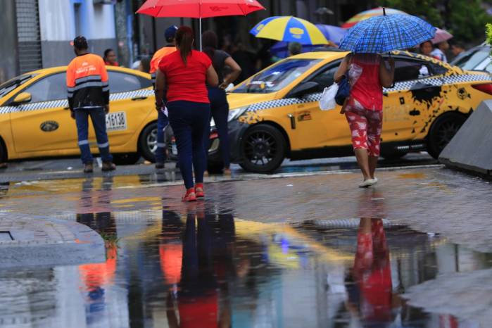 Las autoridades advirtieron que estas condiciones podrían generar inundaciones en zonas urbanas.