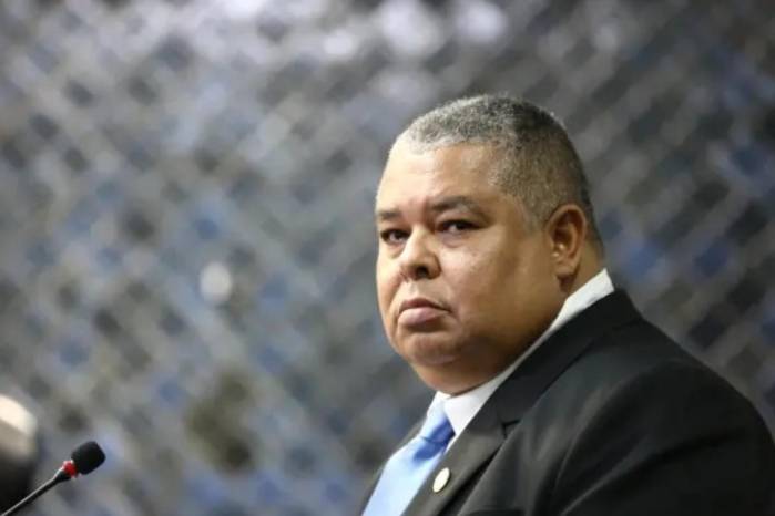 Por un periodo de seis meses quedará encargado del cargo de Villarreal el actual subdirector del Idaan, Luis Santanach.