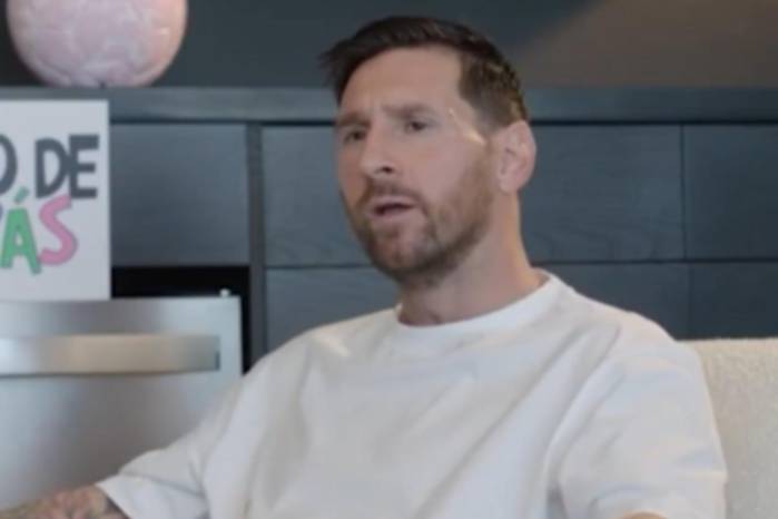 Entre esas espinas personales, una destaca con fuerza: no haber dedicado más tiempo a su educación.