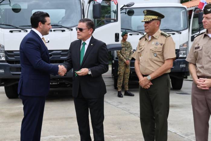 La donación fue entregada por el embajador estadounidense en Panamá, Kevin Cabrera, al ministro de Seguridad, Frank Ábrego.