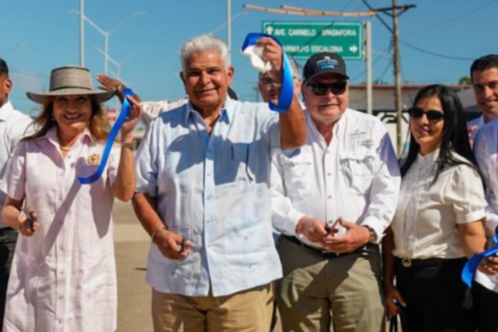 Gobierno entrega el Intercambiador de Chitré y destaca uso eficiente de fondos públicos