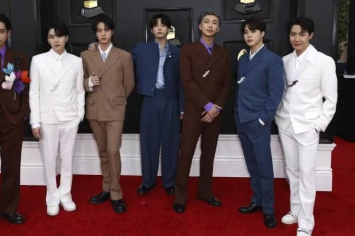 La alta demanda por ver a BTS, en su regreso a los escenarios tras el servicio militar de sus integrantes, contrastó con la limitada disponibilidad de entradas.