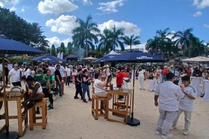 Con lleno total, Playa Las Garzas recibe a residentes y turistas en su primer día de inauguración.