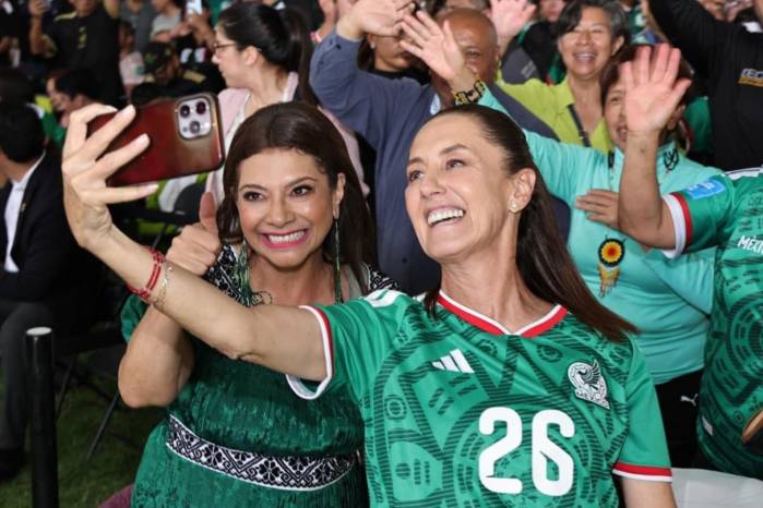 Su decisión contrastó con la tradición que suele acompañar a las Copas del Mundo, en las que los jefes de Estado de los países anfitriones participan en los actos protocolares.