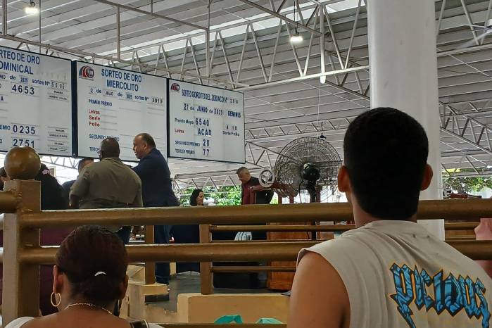 Imagen de archivo de un sorteo de la LNB. En la provincia de Colón, la directora regional anunció su renuncia denunciando presuntos atropellos laborales.