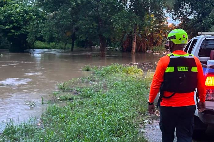 La entidad mantiene vigilancia sobre el río Sixaola, cuyo caudal registra un incremento.