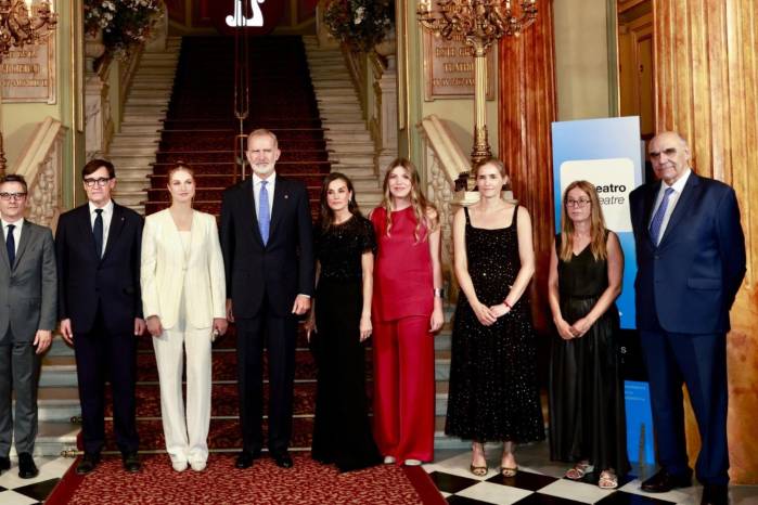 Vestuario de la reina Letizia y sus hijas provoca reacciones en redes sociales