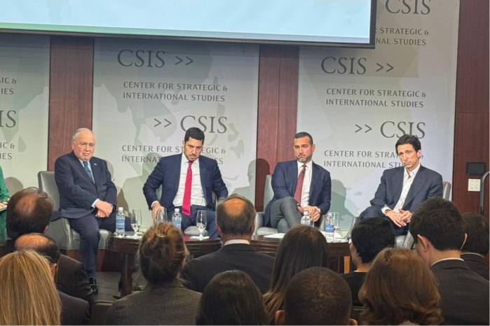 Ruiz-Hernández participo en un panel realizado en la ciudad de Washington, D. C.