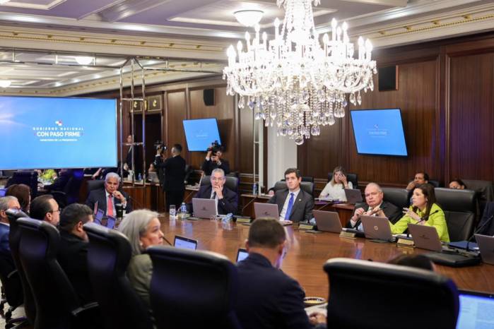 Según Icaza, la primera fase comenzará el próximo mes con la presentación de iniciativas legislativas destinadas a facilitar el acceso al crédito para las familias panameñas.
