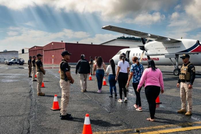 La operación se efectuó desde el Aeropuerto Marcos A. Gelabert con destino a Colombia y Ecuador.