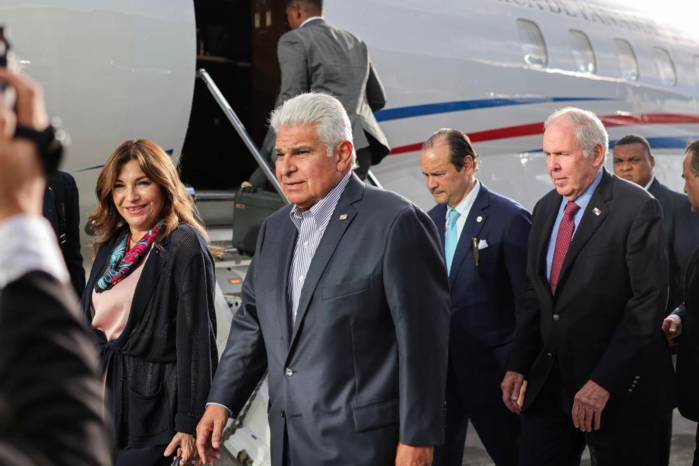 Mulino viajó acompañado de la primera dama, Maricel Cohen de Mulino.